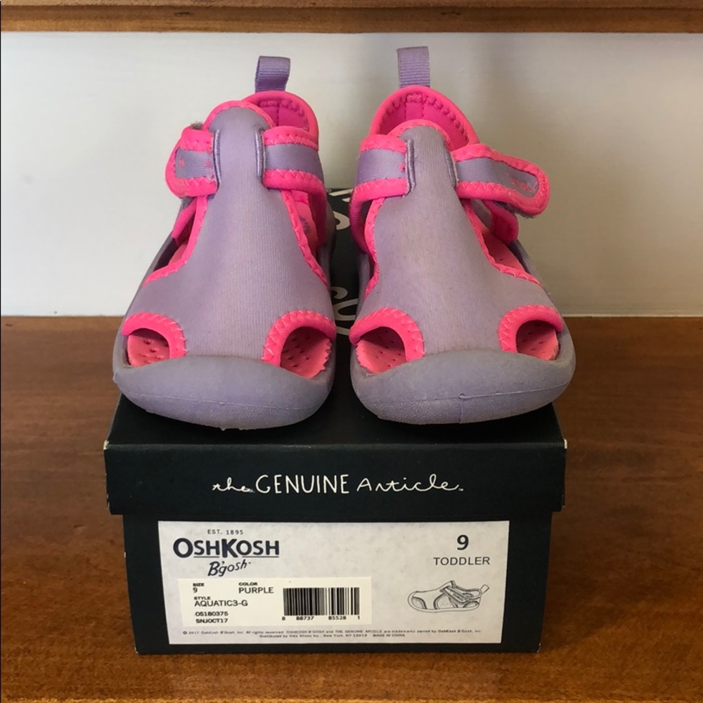 OshKosh B’gosh purple and pink water shoes size 9